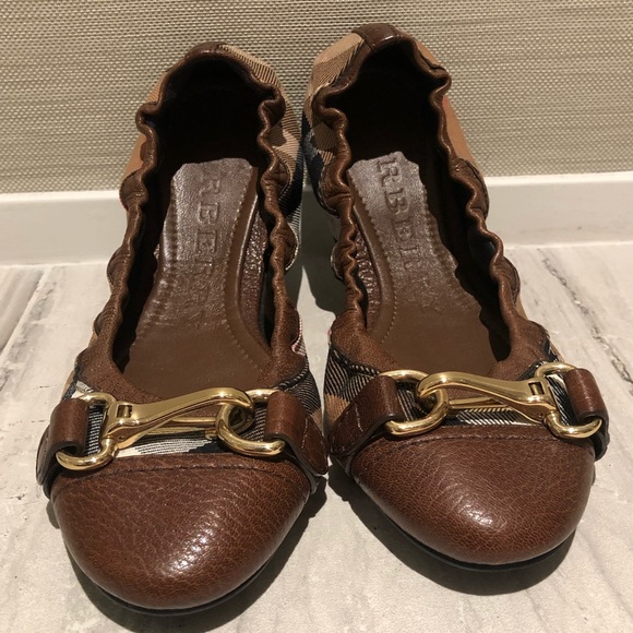 Burberry Scrunch Ballet NEW - Picture 1 of 3